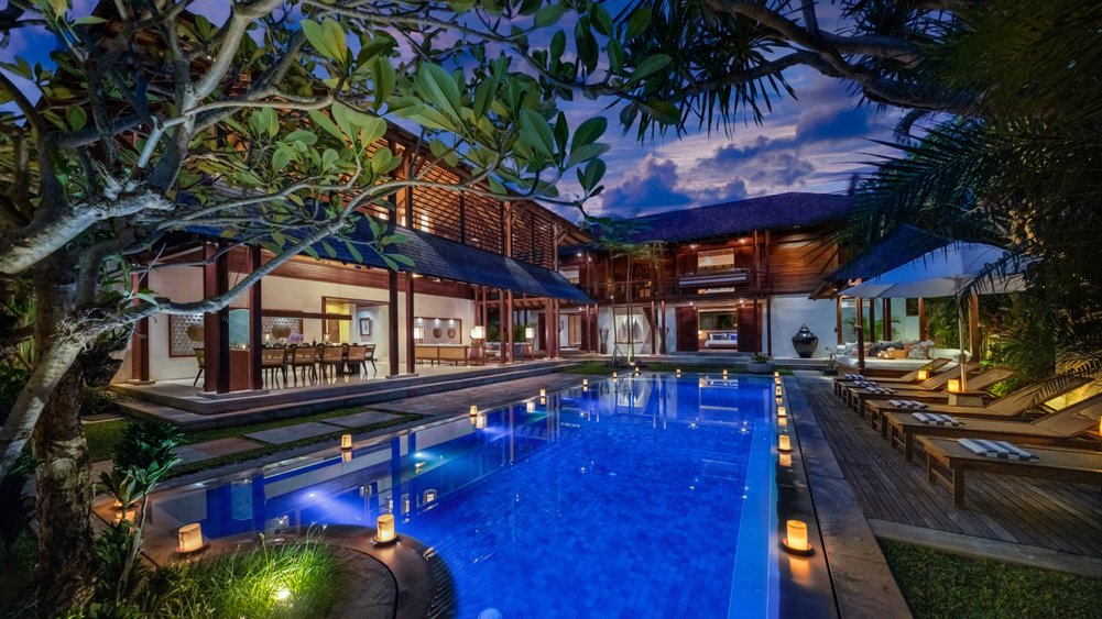 Villa Windu Sari - Tranquil villa at dusk